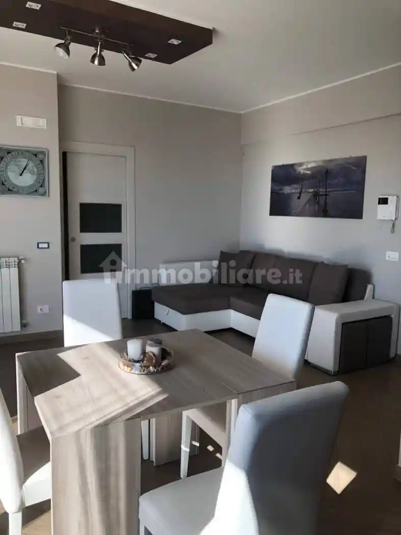 Appartamento in affitto a Aci Castello
