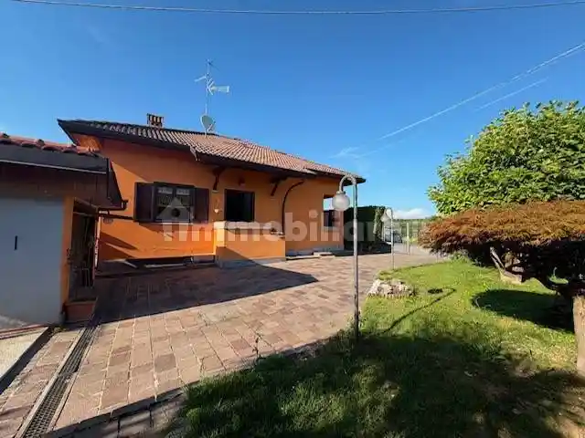 Villa in vendita a Fino Mornasco