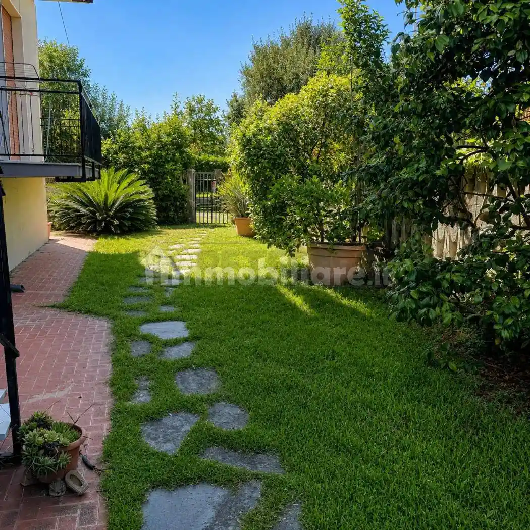 Villetta a schiera in vendita a Carrara