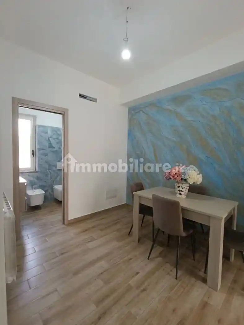 Appartamento in affitto a Locri