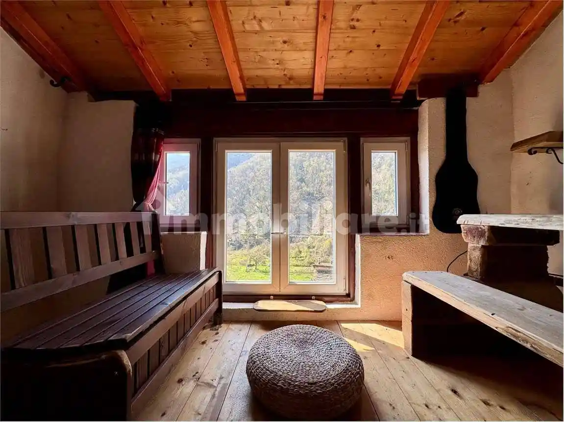 Casa indipendente in vendita a Pornassio