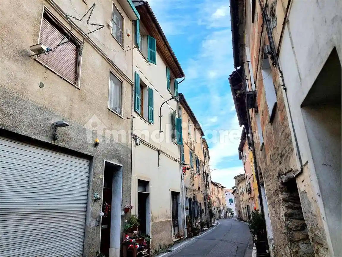 Palazzo - Edificio in vendita a Ranzo