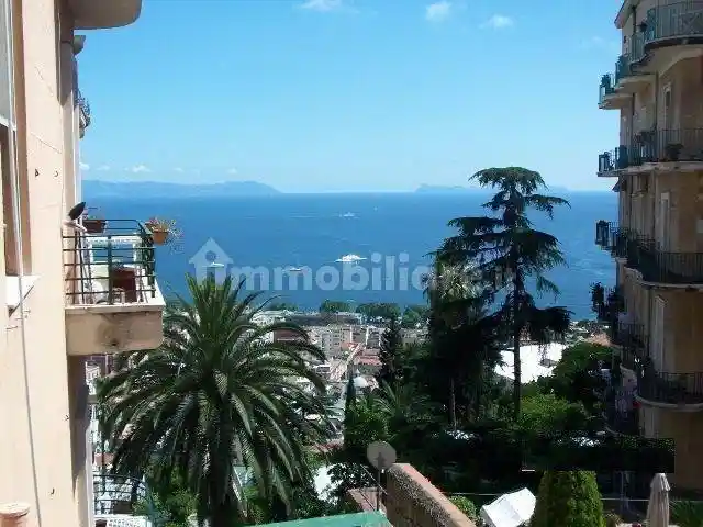 Appartamento in affitto a Napoli