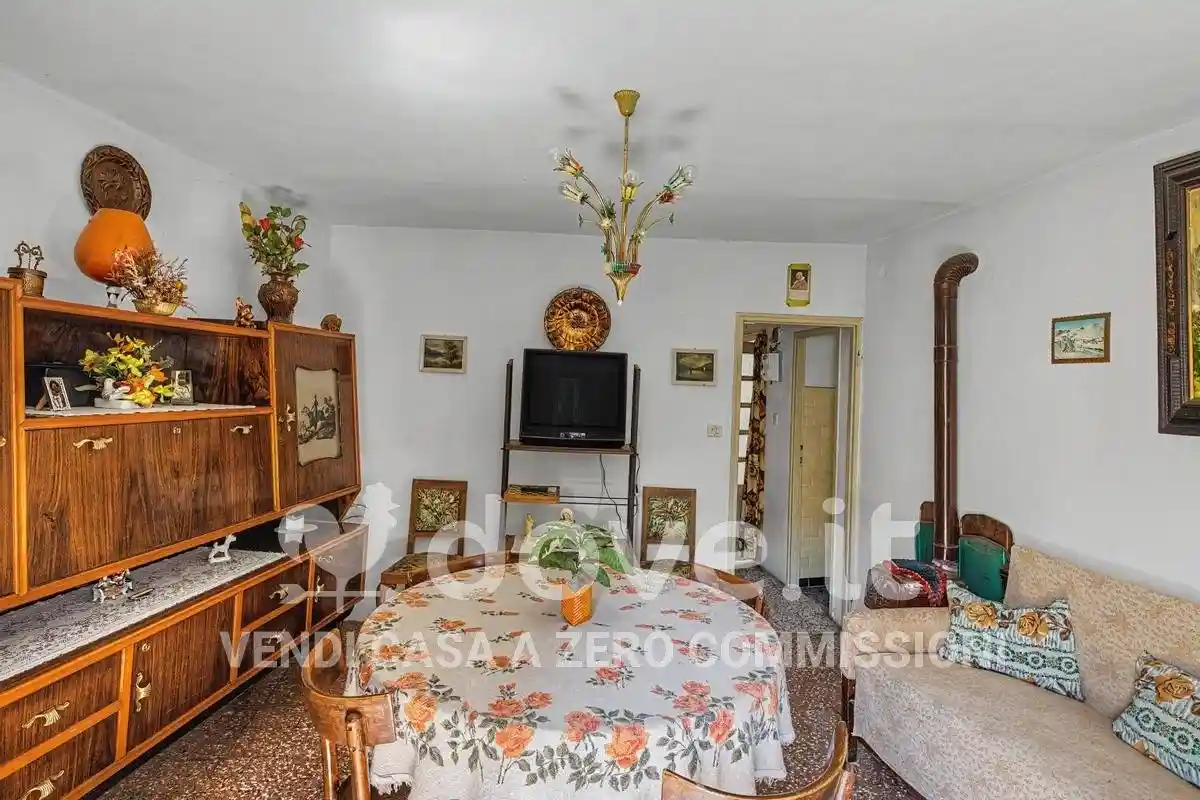 Appartamento in vendita a Agra