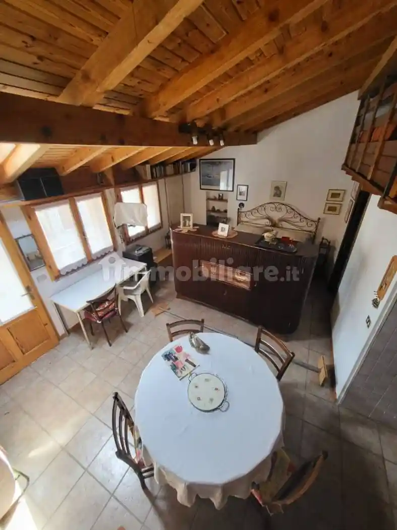 Casa indipendente in vendita a Sormano