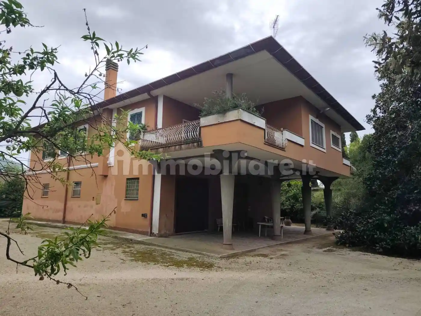 Rustico - Casale in vendita a Cisterna di Latina
