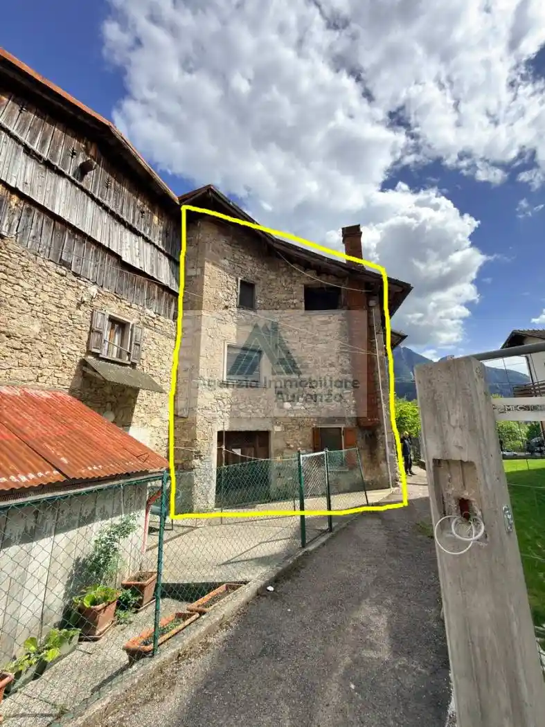 Palazzo - Edificio in vendita a Lozzo di Cadore