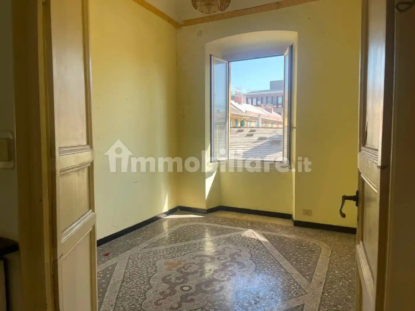 Appartamento in vendita a Genova