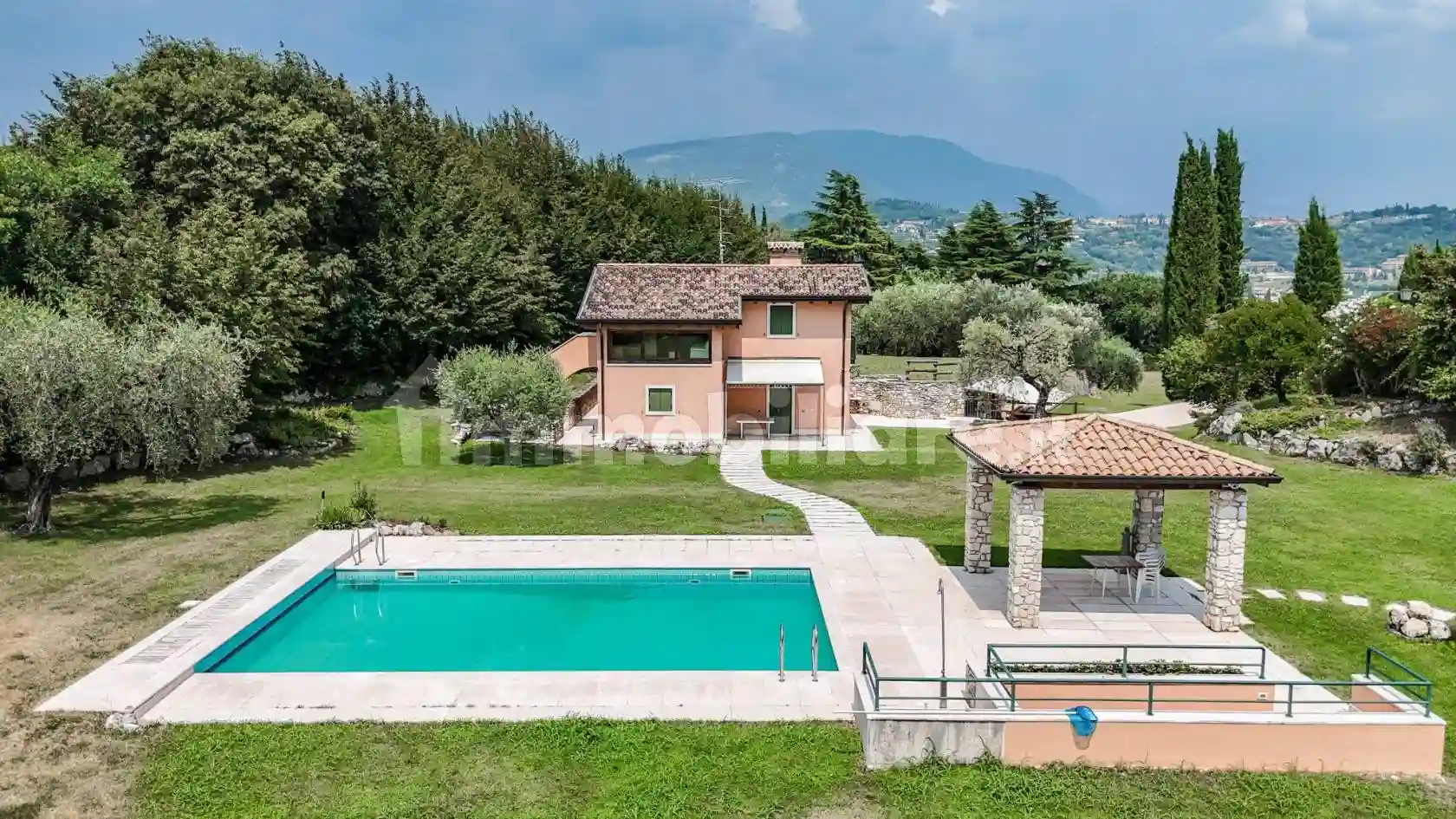 Villa - foto 2