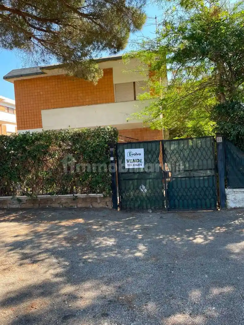 Villa in vendita a Tarquinia
