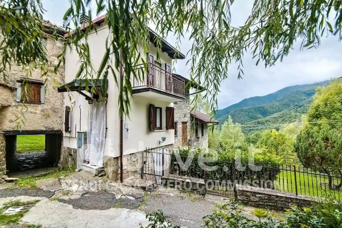 Casa indipendente in vendita a Brallo di Pregola