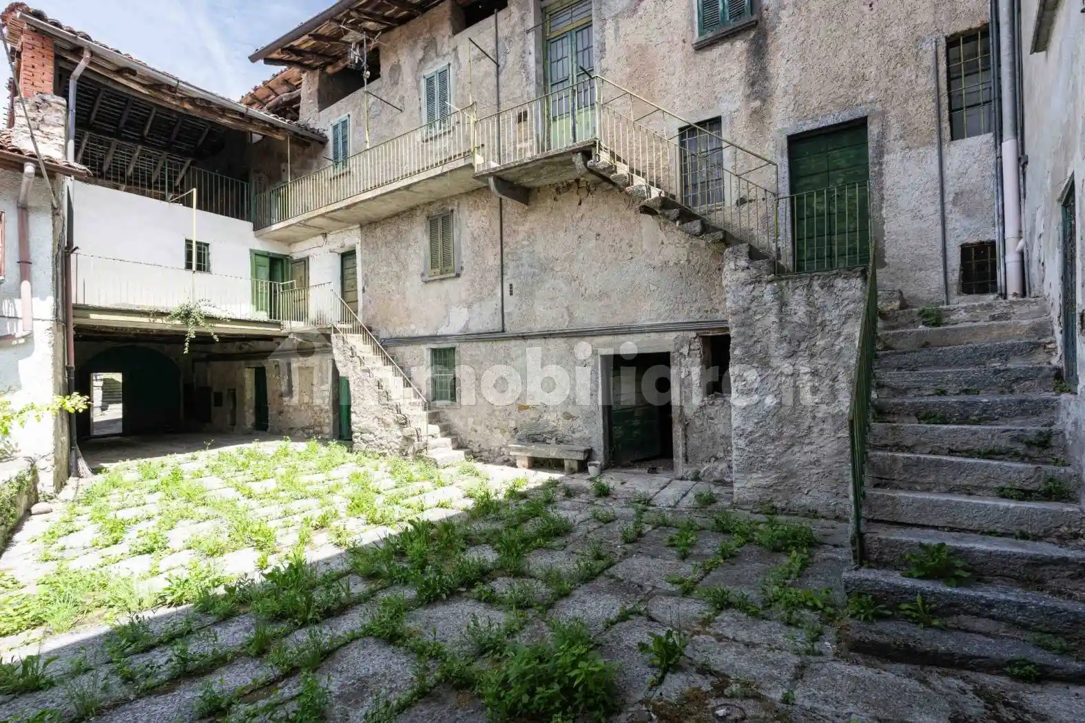 Palazzo - Edificio in vendita a Asso