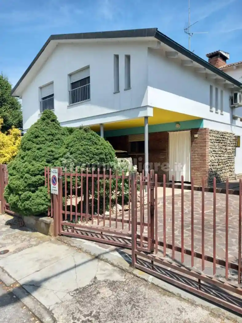 Villa in vendita a Finale Emilia