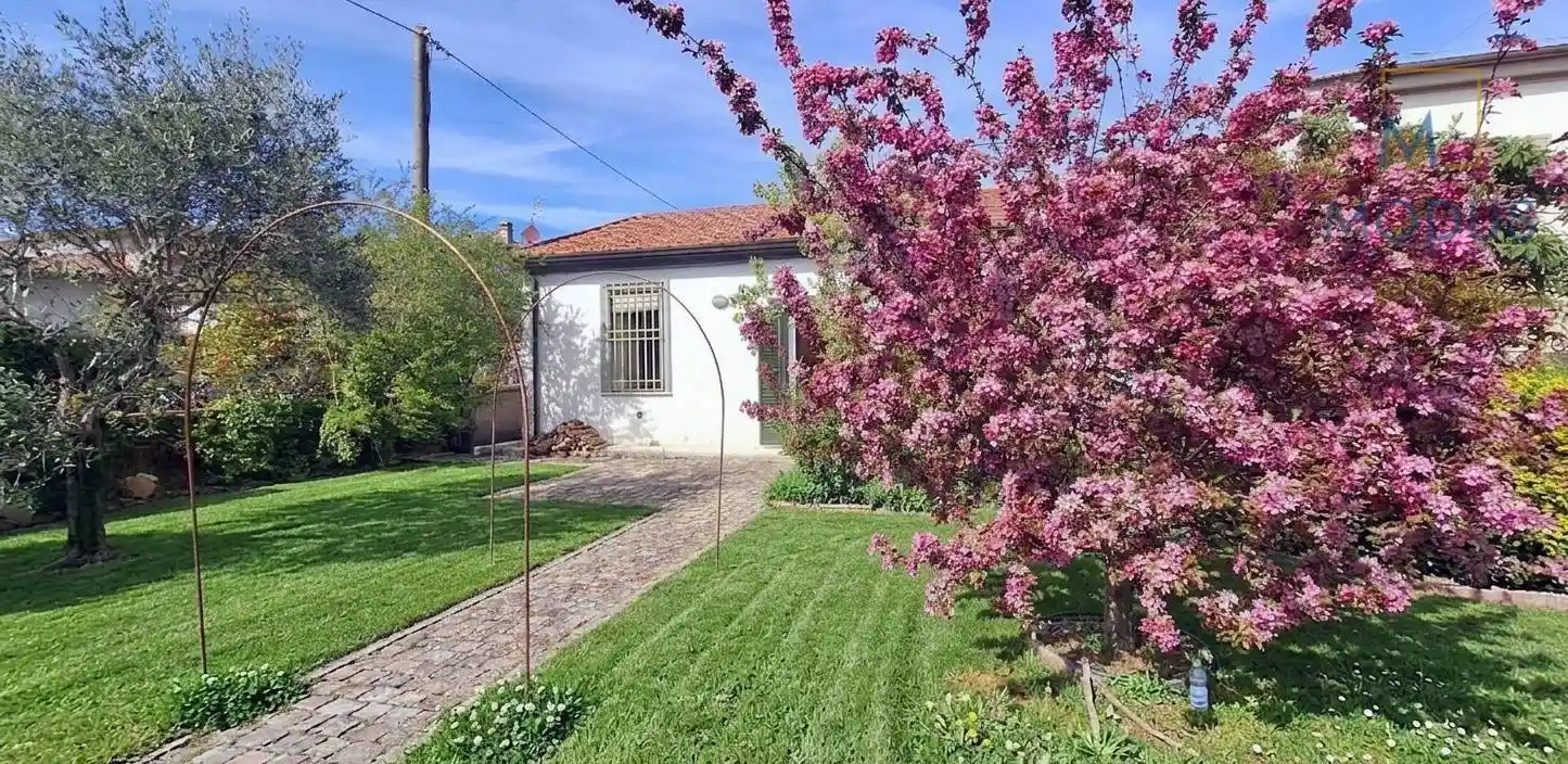 Casa indipendente in vendita a San Giuliano Terme