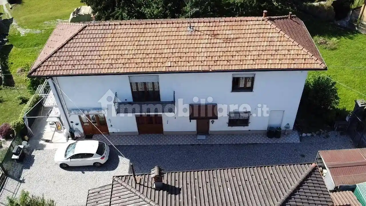 Casa indipendente in vendita a Travedona-Monate