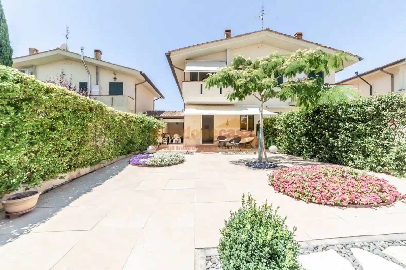 Villa - foto 2