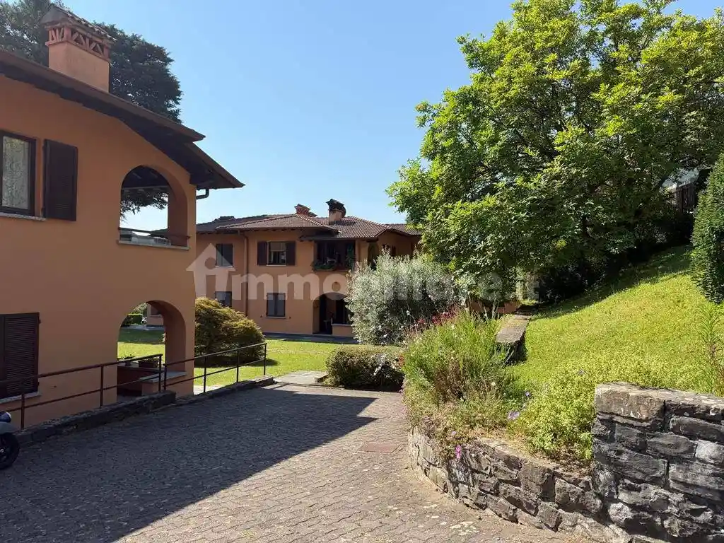 Appartamento in vendita a Menaggio