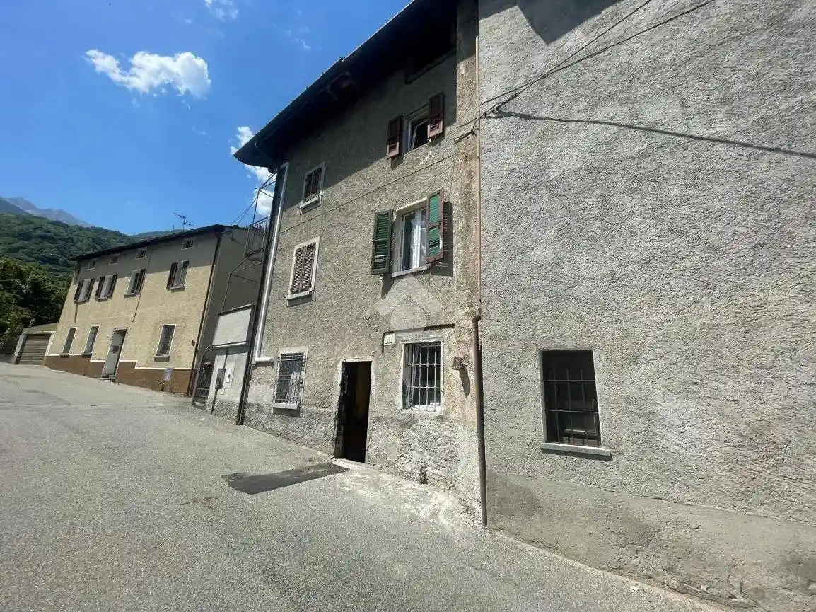 Casa indipendente in vendita a Delebio