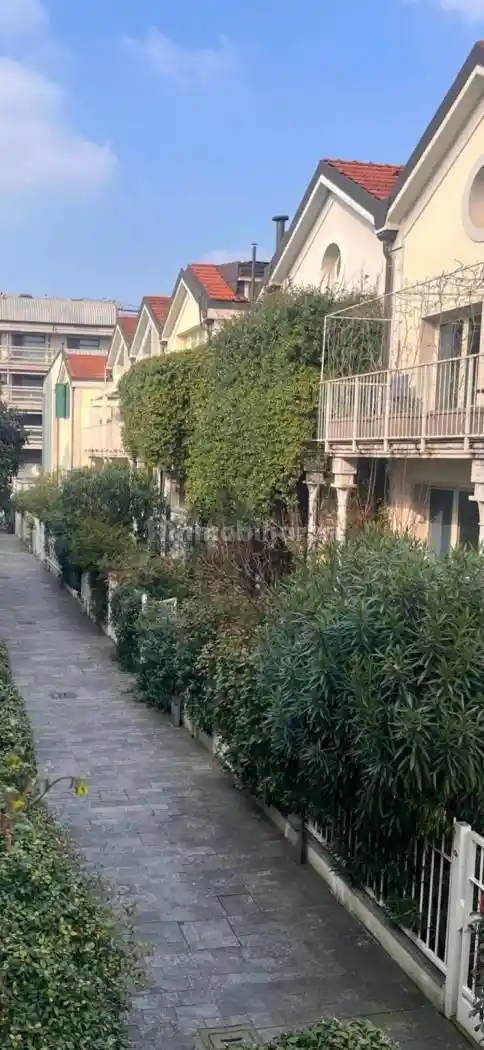 Villa in vendita a Milano