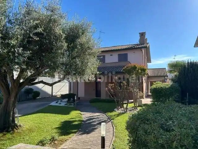 Villa in vendita a Ravenna