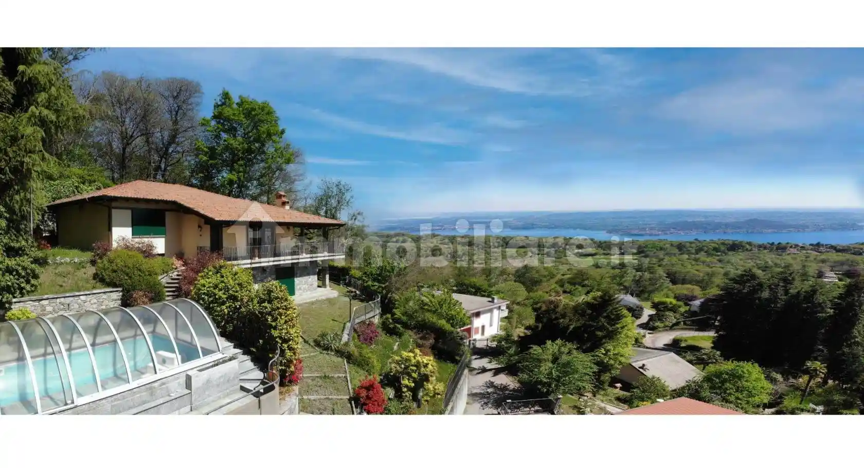 Villa in vendita a Nebbiuno