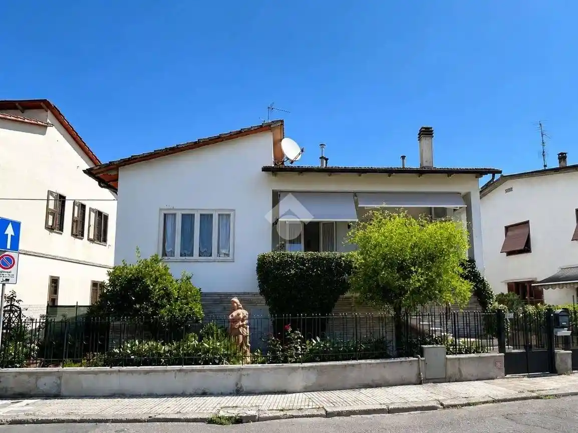 Villa in vendita a Campi Bisenzio