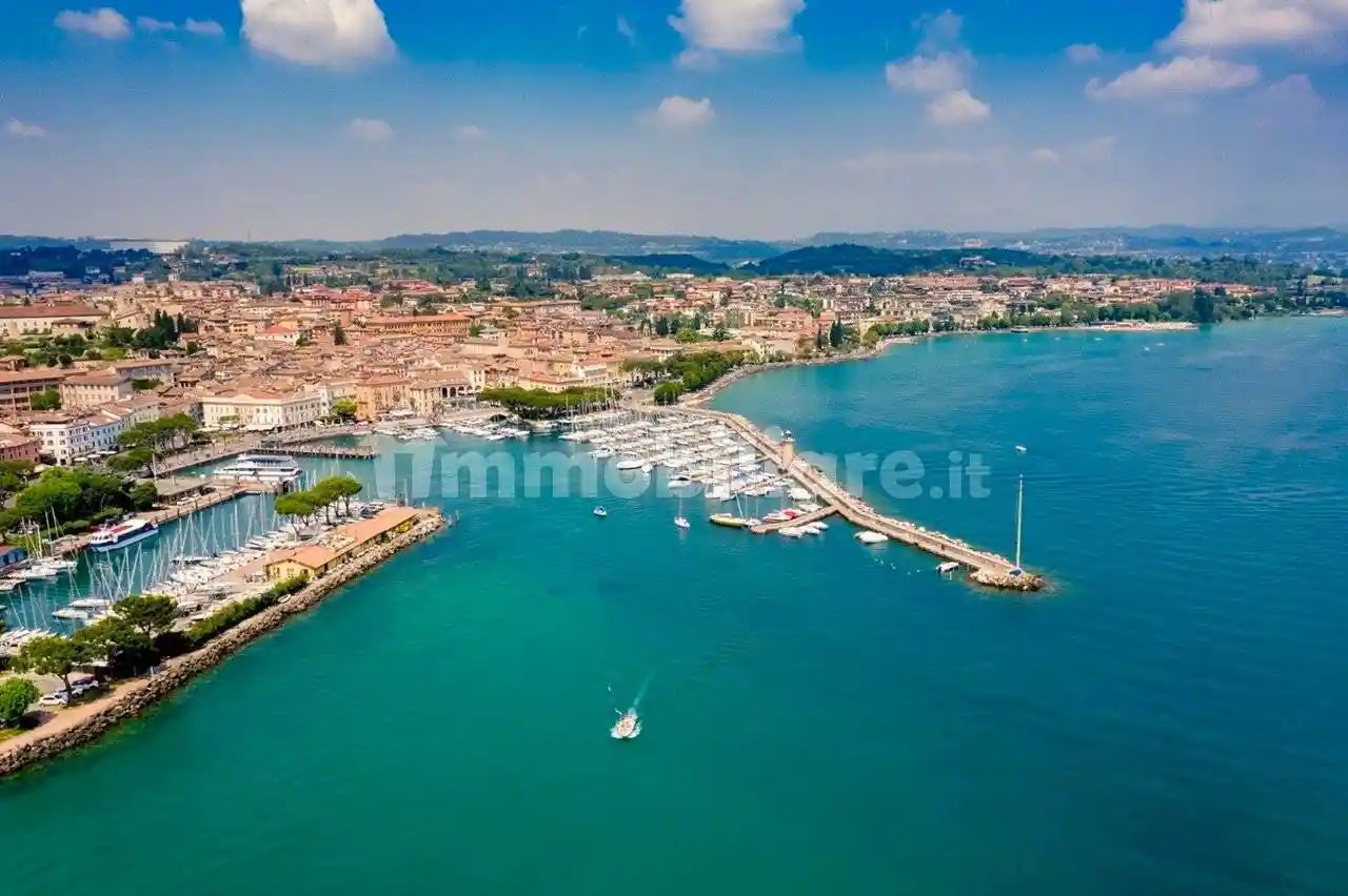 Appartamento in vendita a Gardone Riviera