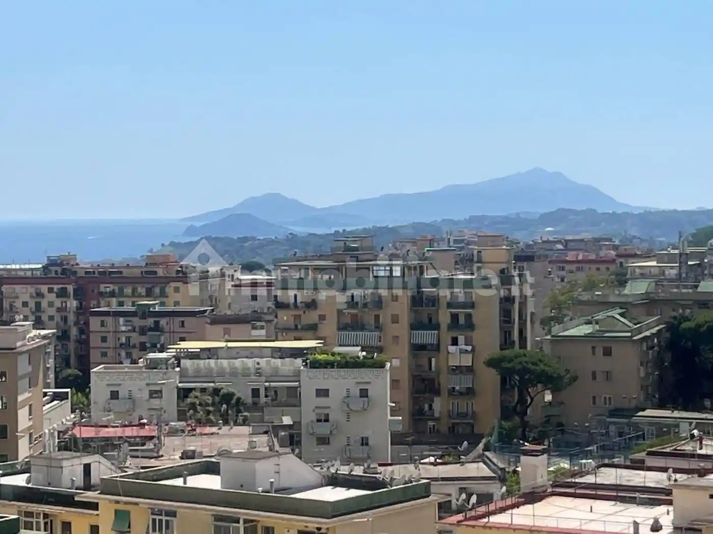 Appartamento in vendita a Napoli