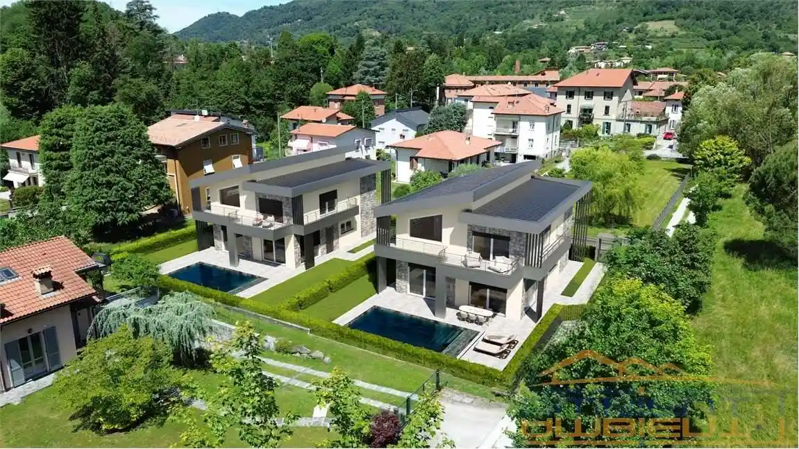 Villa in vendita a Olgiate Molgora