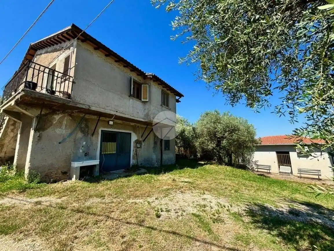 Casa indipendente in vendita a Calvi dell'Umbria