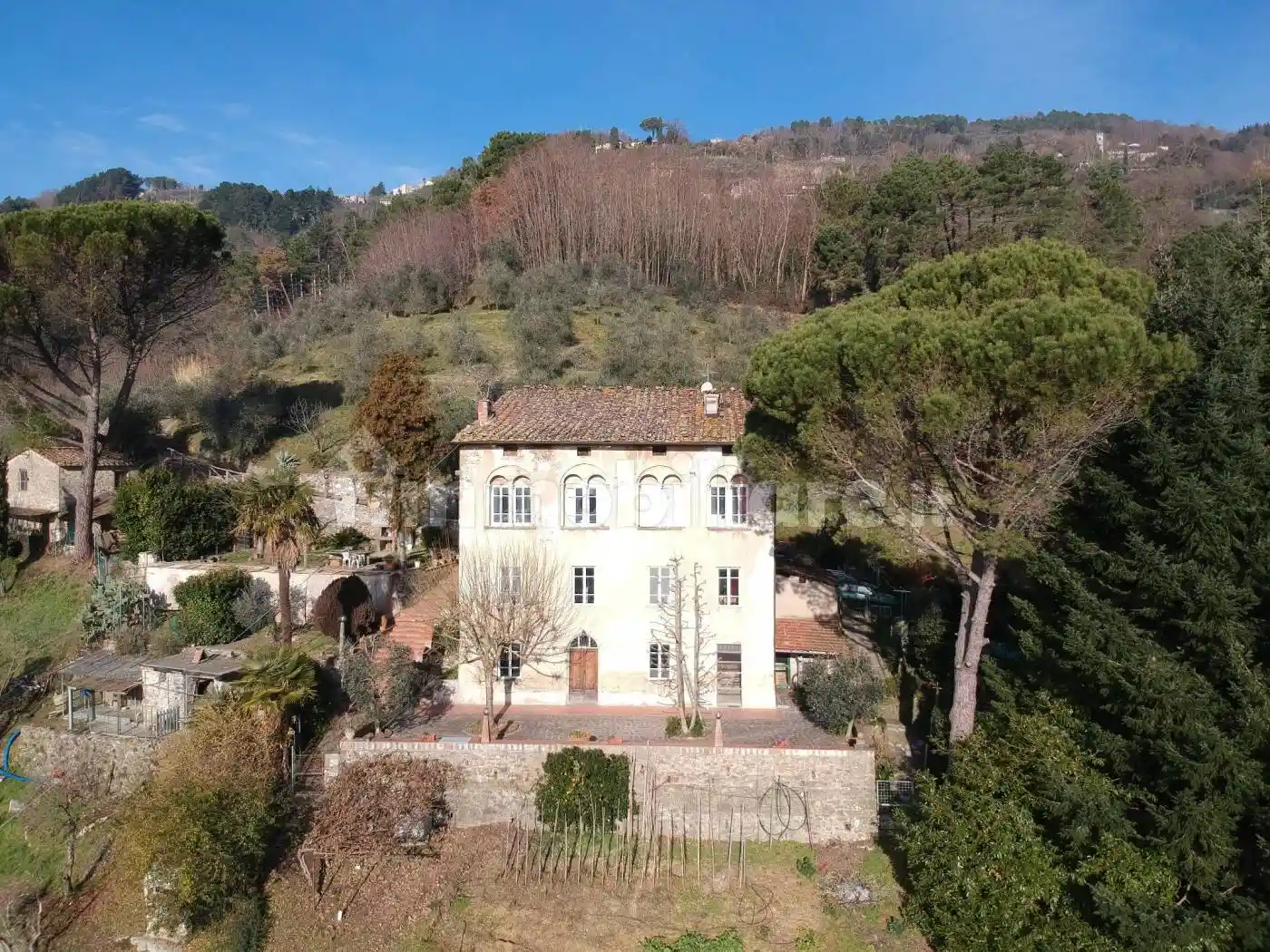Rustico - Casale in vendita a Lucca