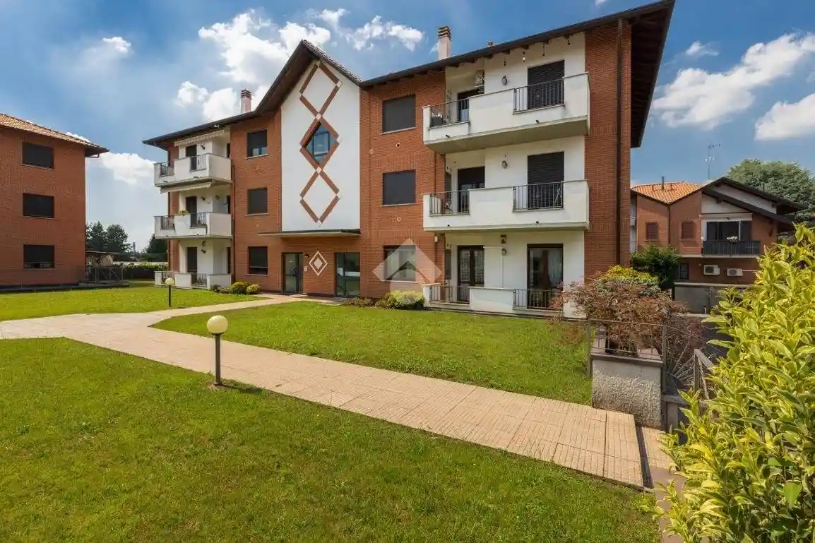 Appartamento in vendita a Gorla Minore