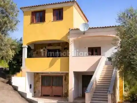 Villa in vendita a Posada
