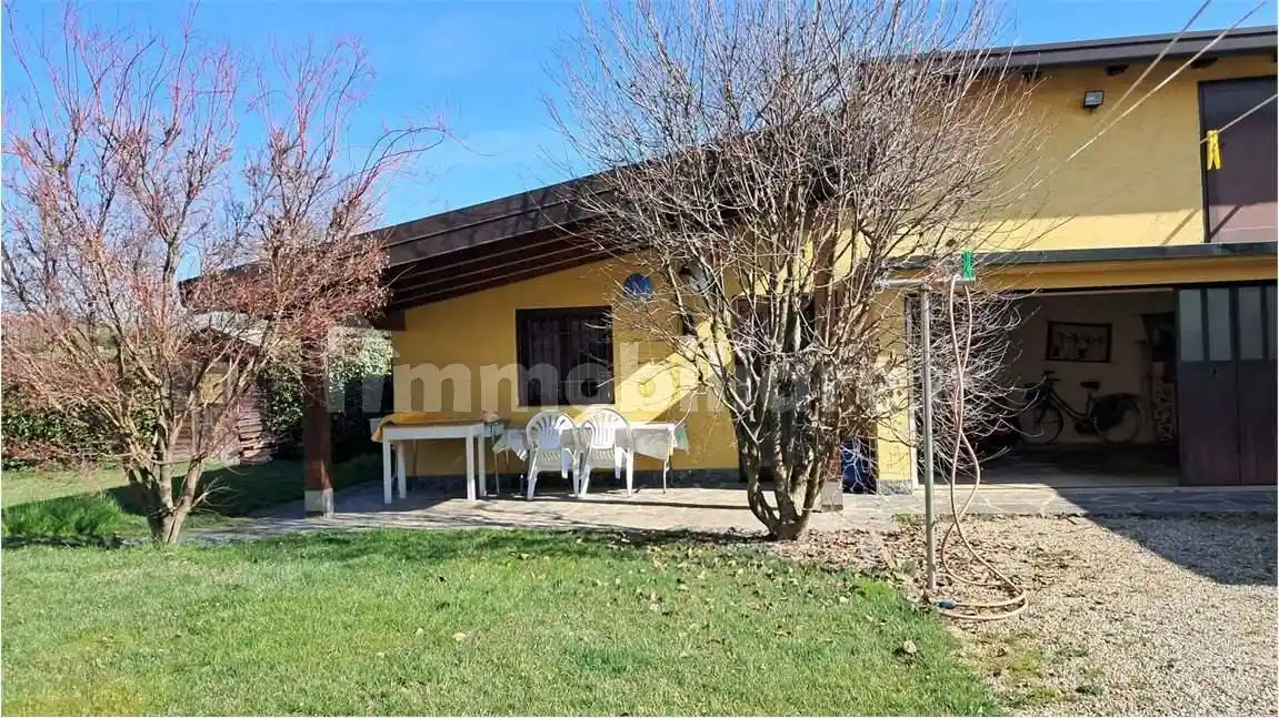 Villa in vendita a Busto Garolfo