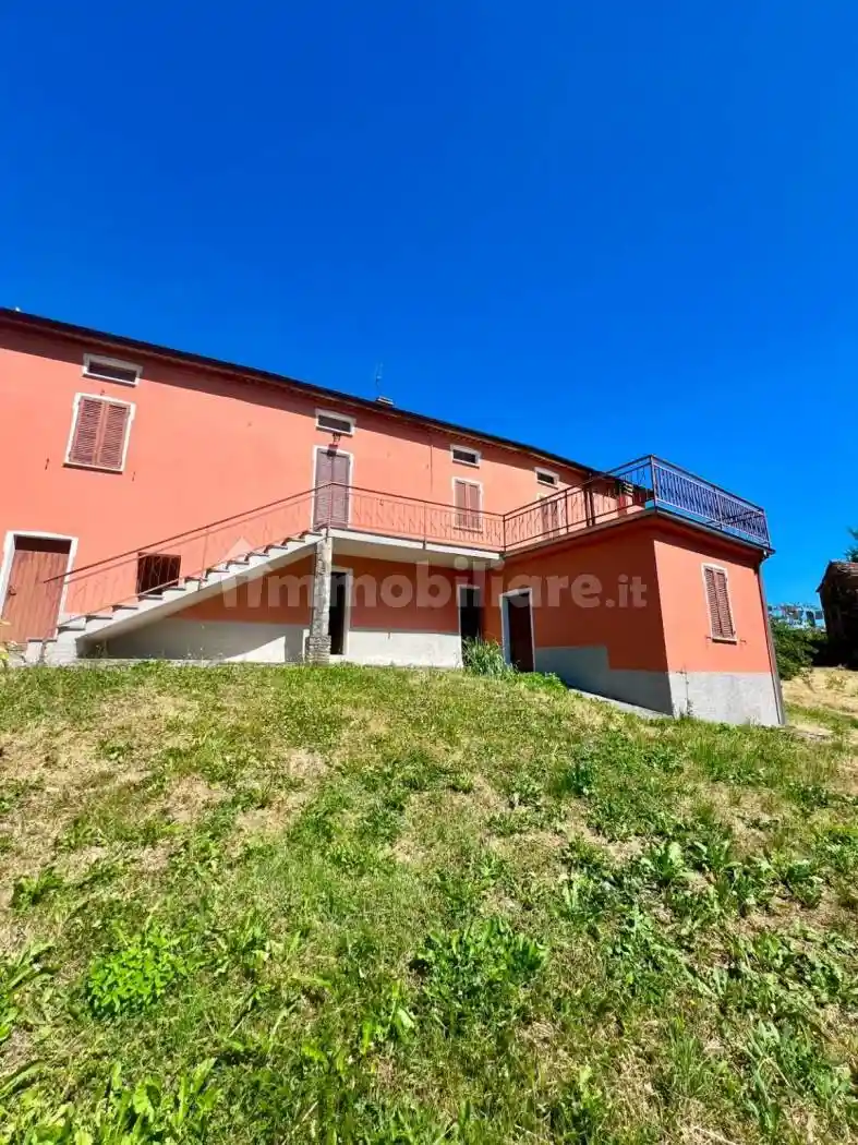 Villa in vendita a Varsi