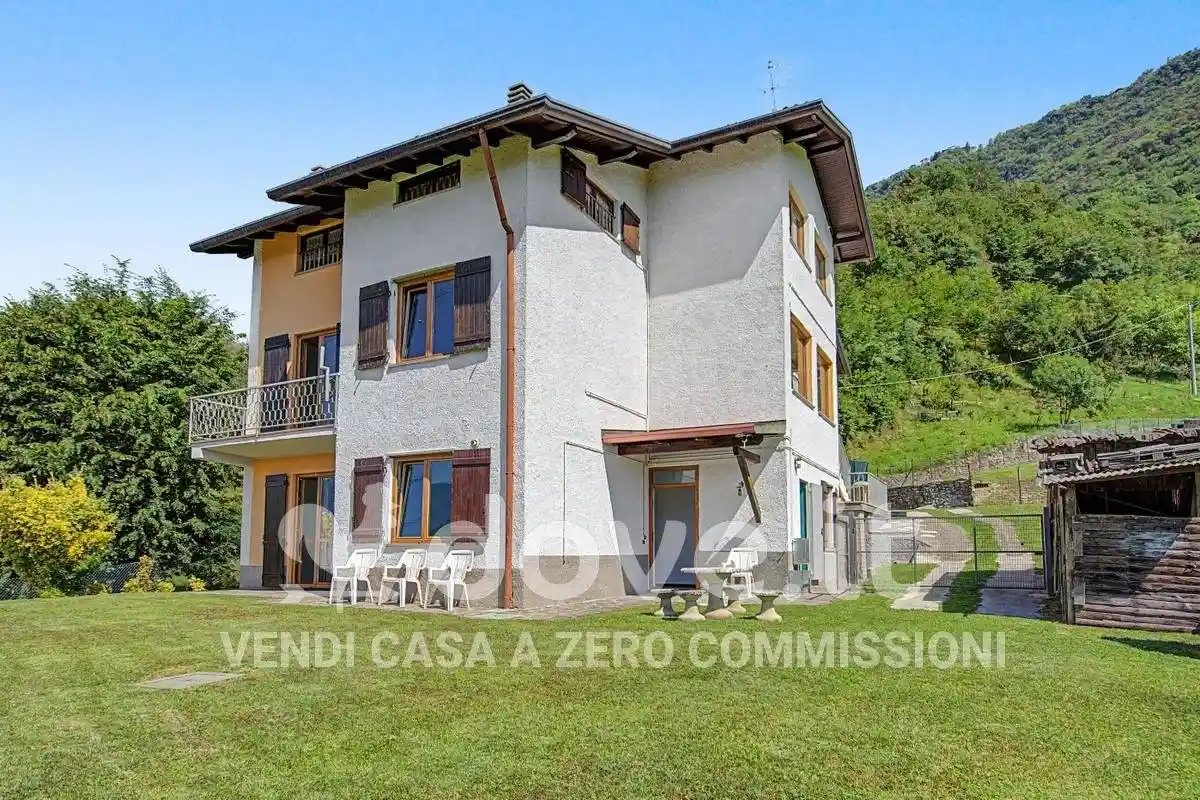 Villa in vendita a Lovere