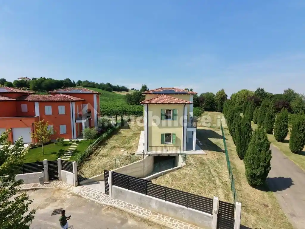 Villa in vendita a Castelvetro di Modena