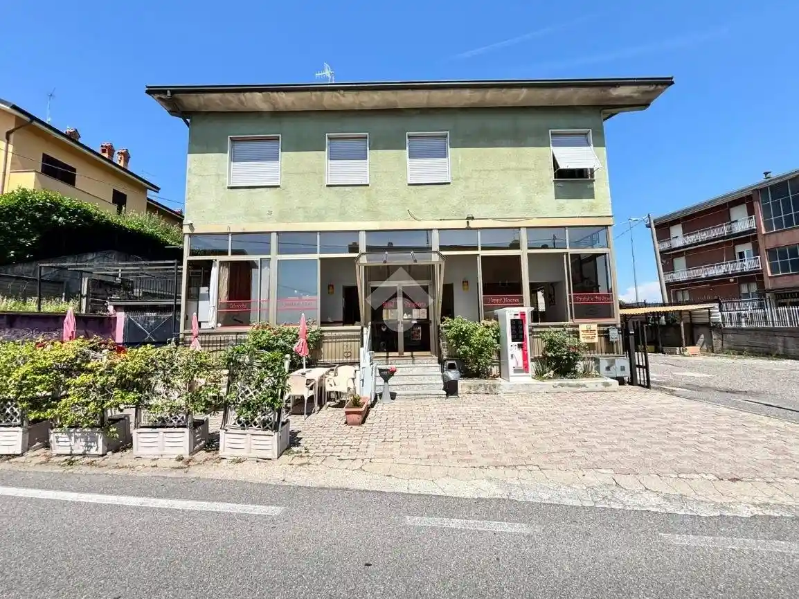 Casa indipendente in vendita a Casnate con Bernate