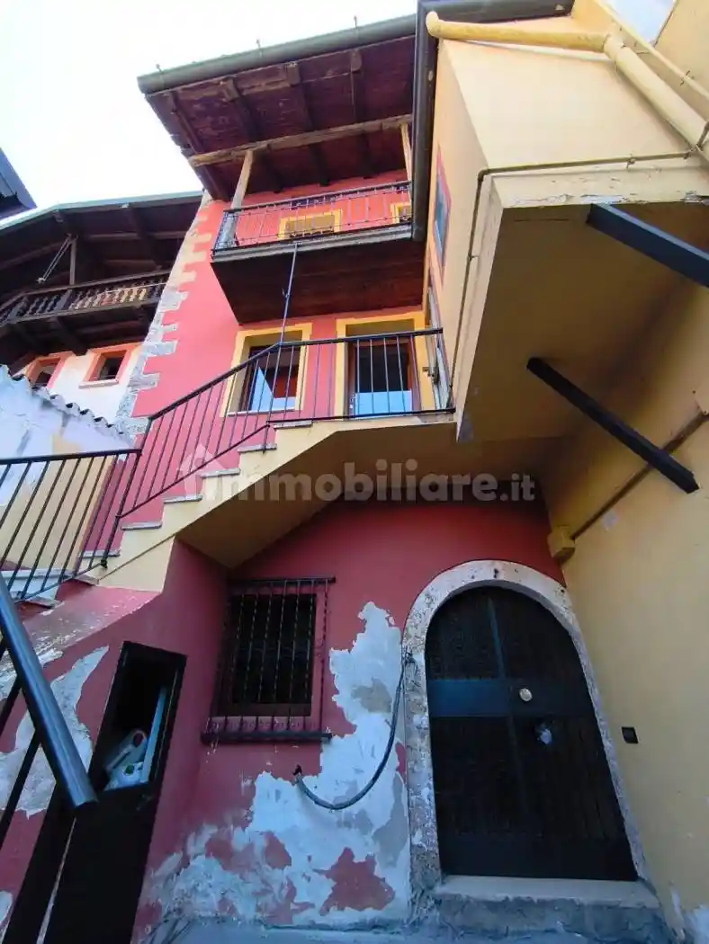 Casa indipendente in vendita a Pezzaze