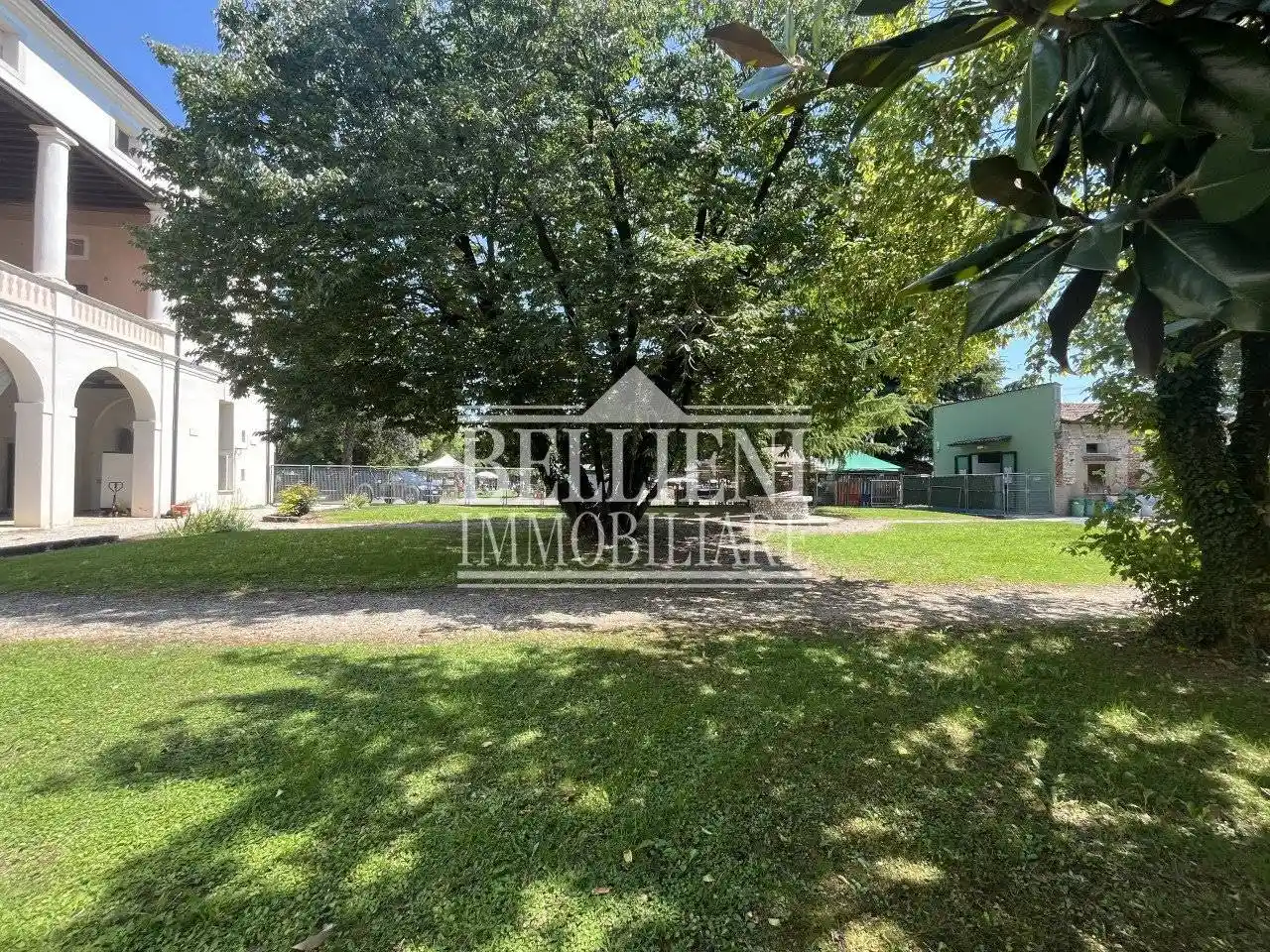 Villa in vendita a Montecchio Precalcino