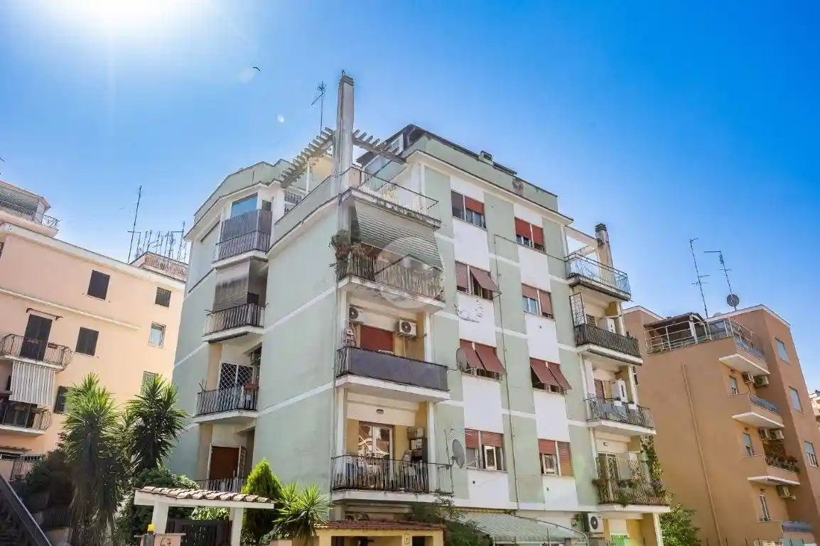 Appartamento in vendita a Roma