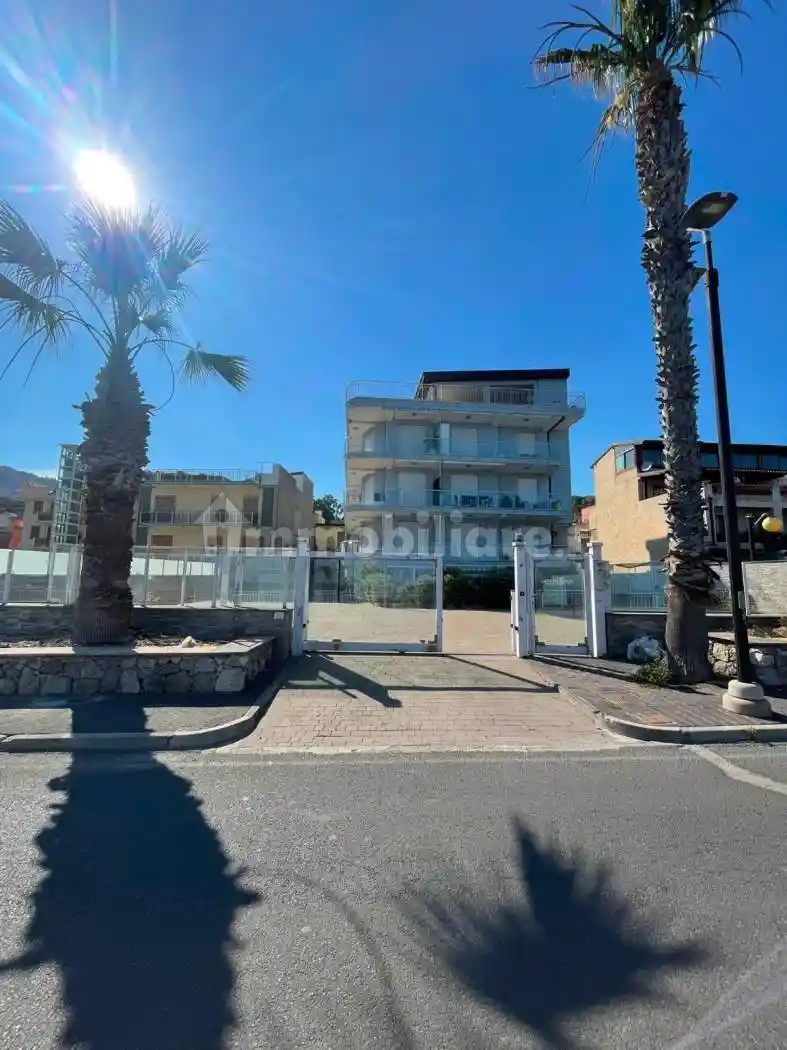 Appartamento in vendita a Sant'Alessio Siculo