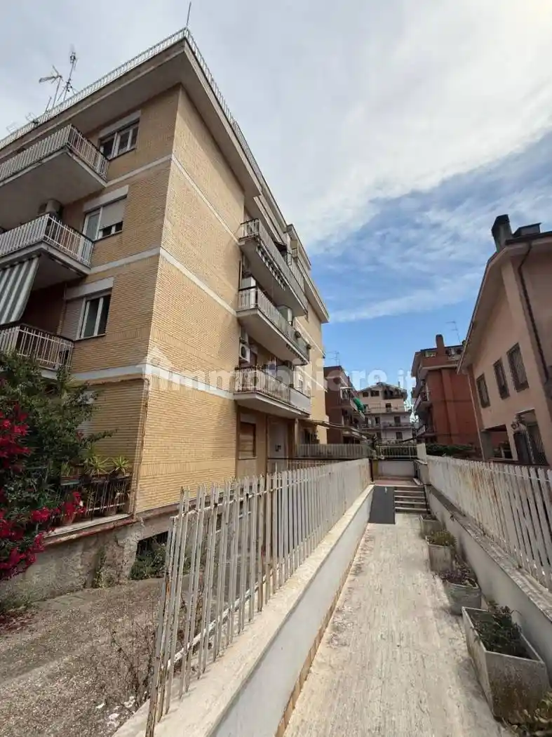 Appartamento in vendita a Roma
