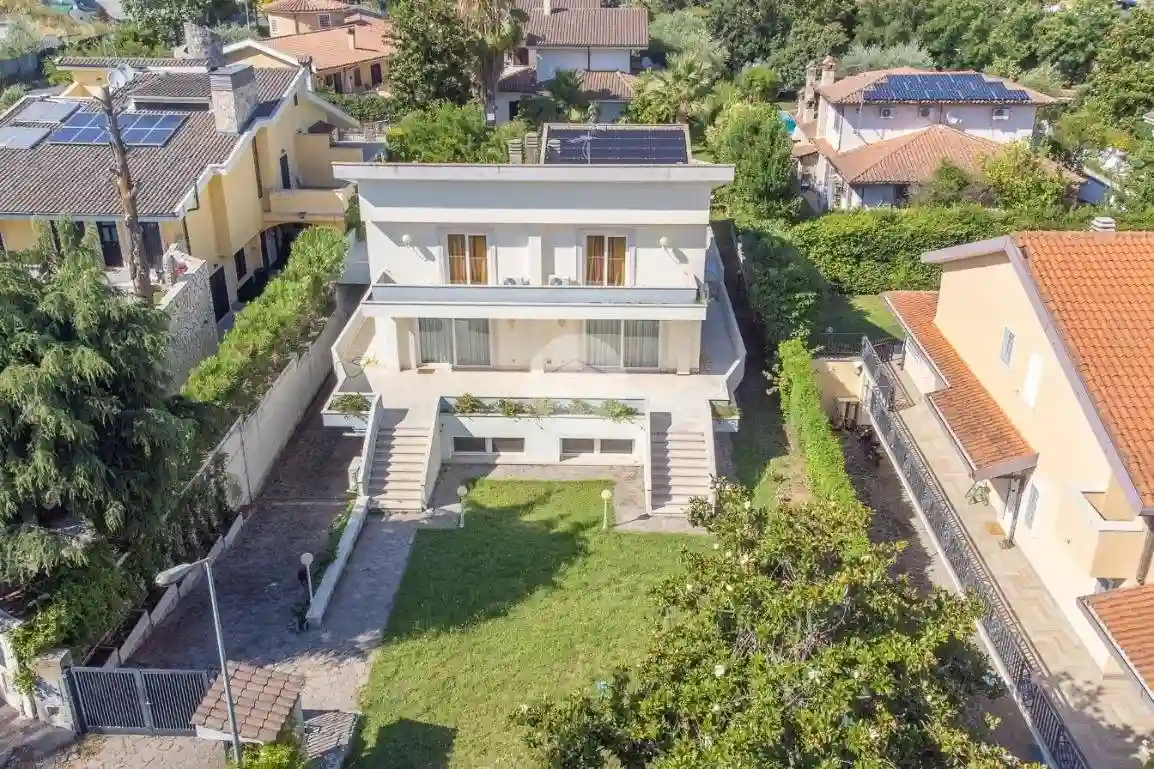 Villa - foto 2