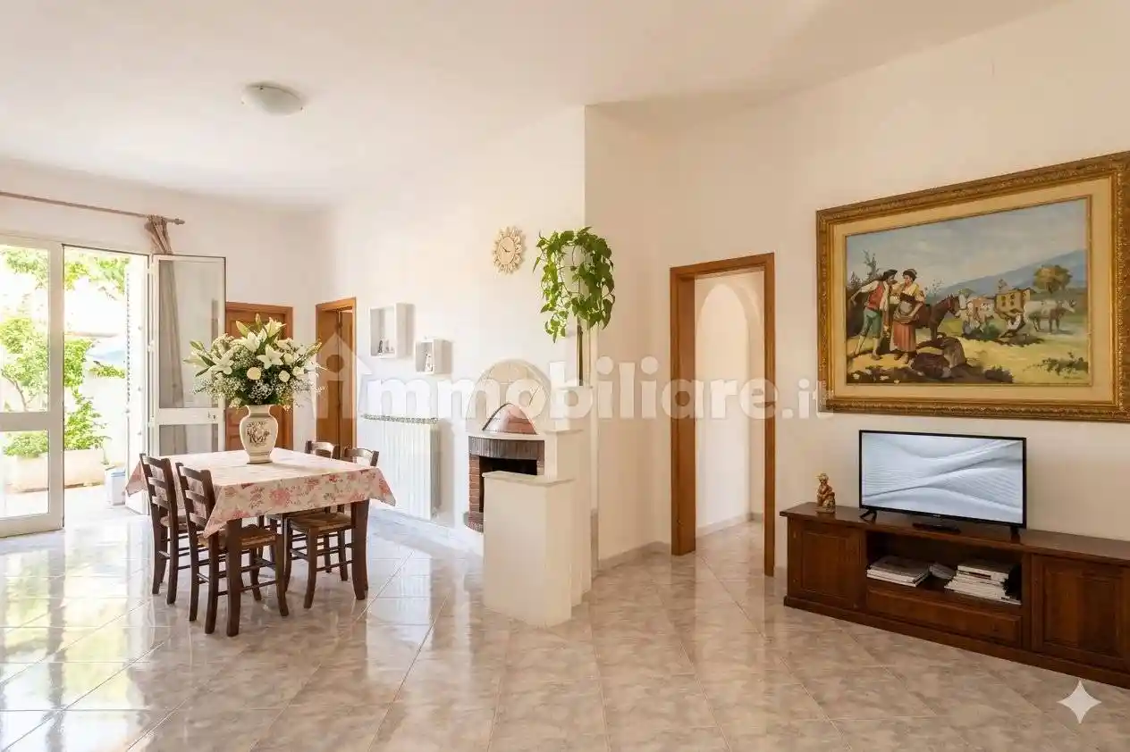 Appartamento in vendita a Aradeo