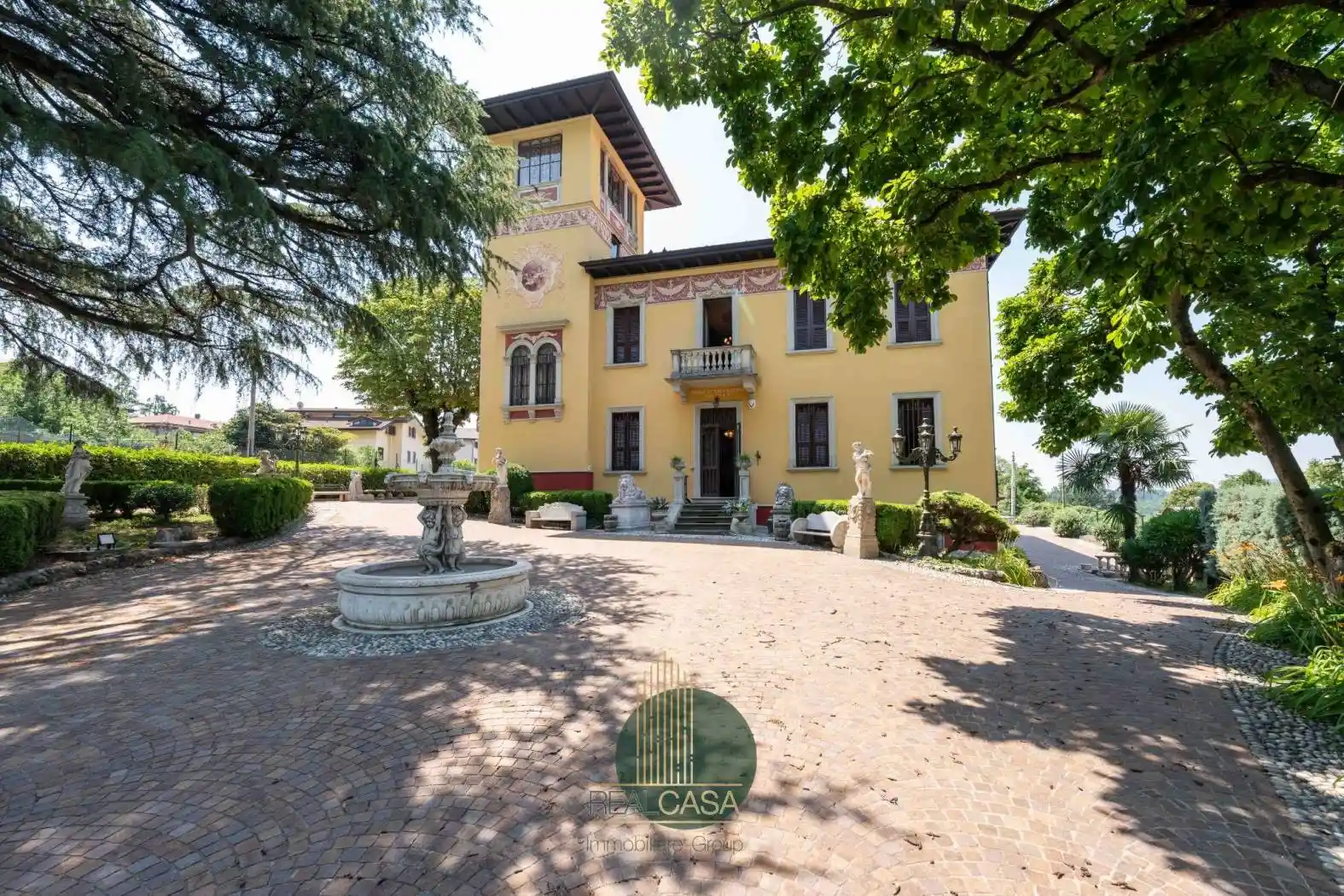 Villa in vendita a Almè