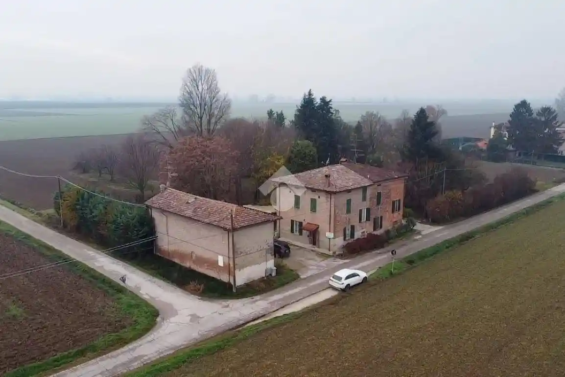 Casa indipendente in vendita a Cento
