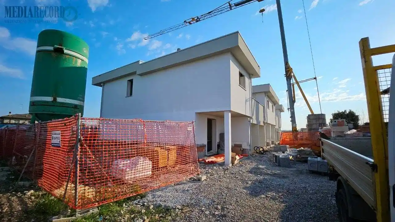 Villetta a schiera in vendita a Limido Comasco
