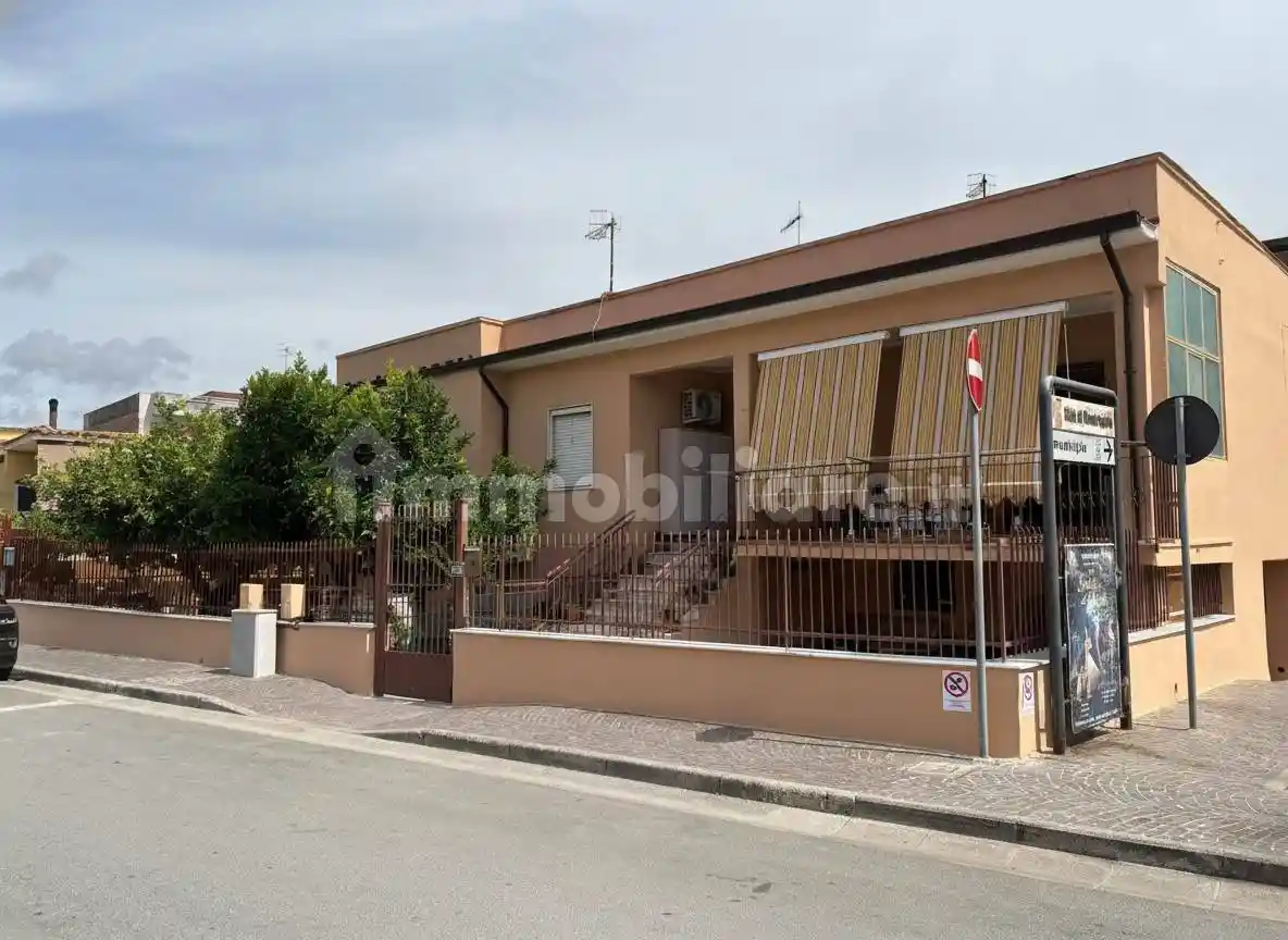 Palazzo - Edificio in vendita a Mondragone