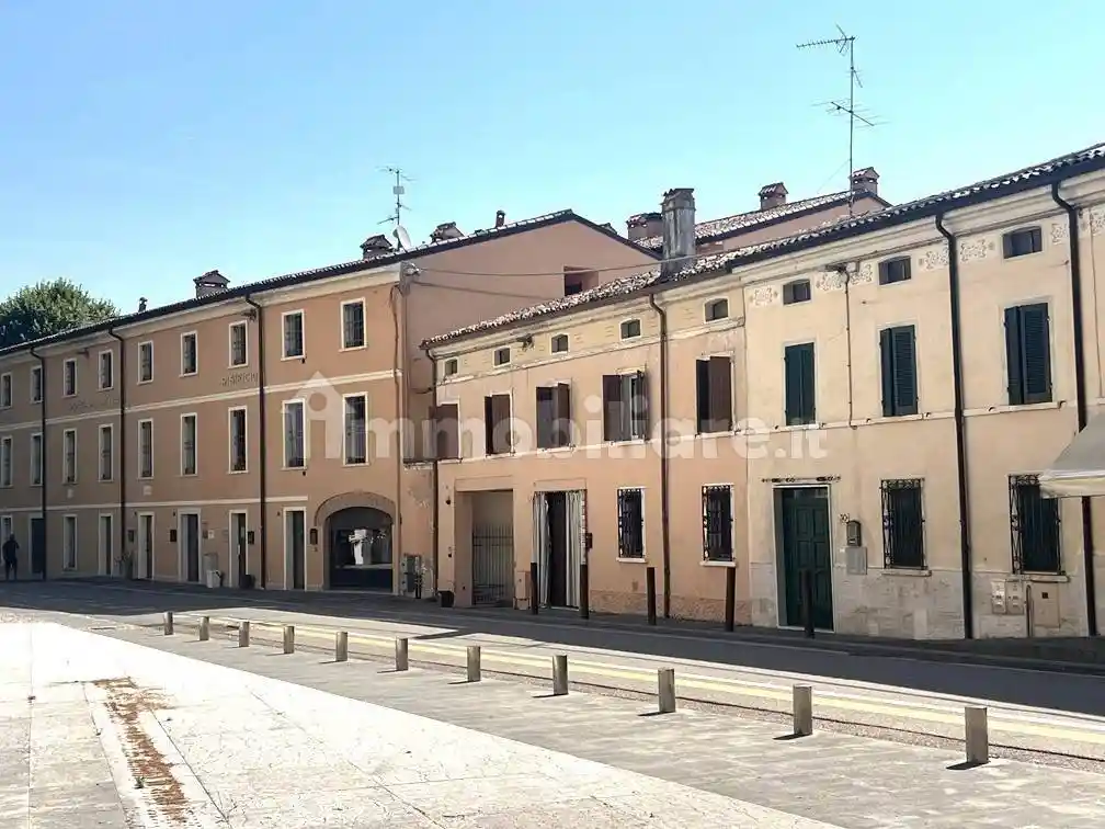 Casa indipendente in vendita a Castel d'Ario